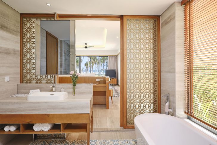 NOA SIGNATURE BATHROOM