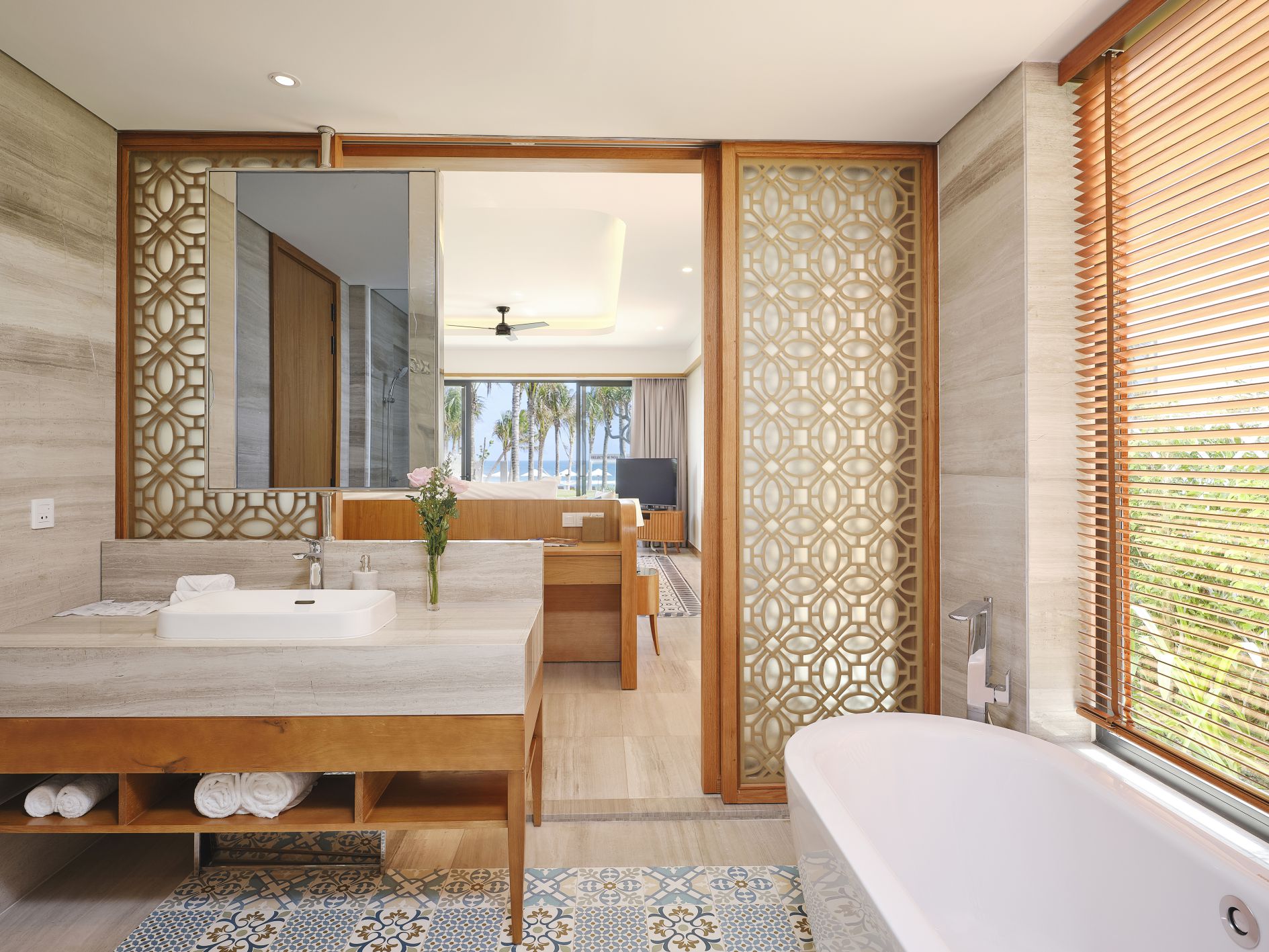 NOA SIGNATURE BATHROOM